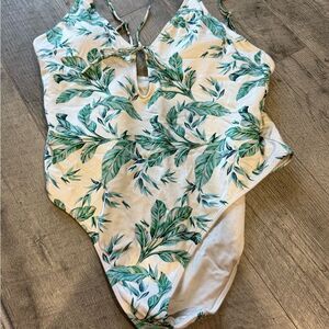 La Hearts Green Leaf Print Swimsuit